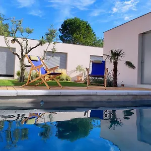 https://carre-de-lune.fr-provencehotel.com